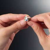 Nhật Bản sản xuất khối rubik nhỏ nhất thế giới